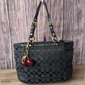 Coach Signature Gallery Tote, likely style number 11237